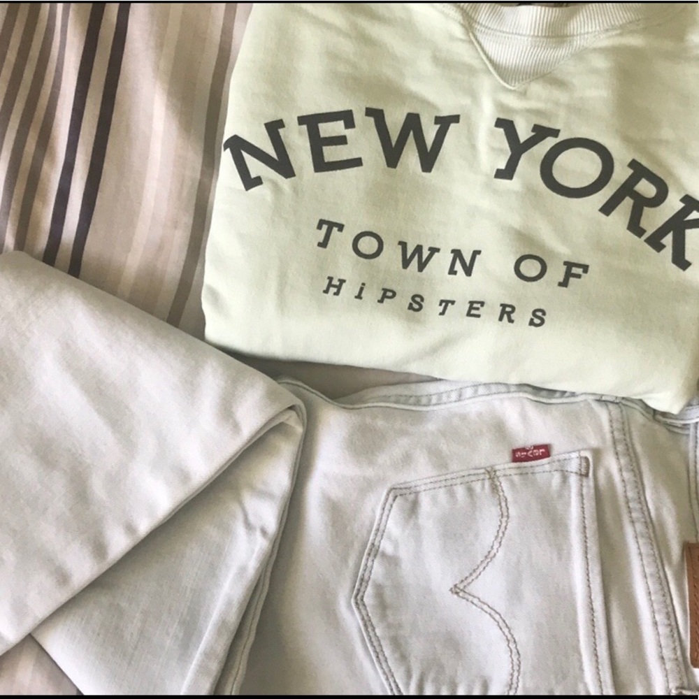 Levi’s skinny jean in pale blue. Size 24